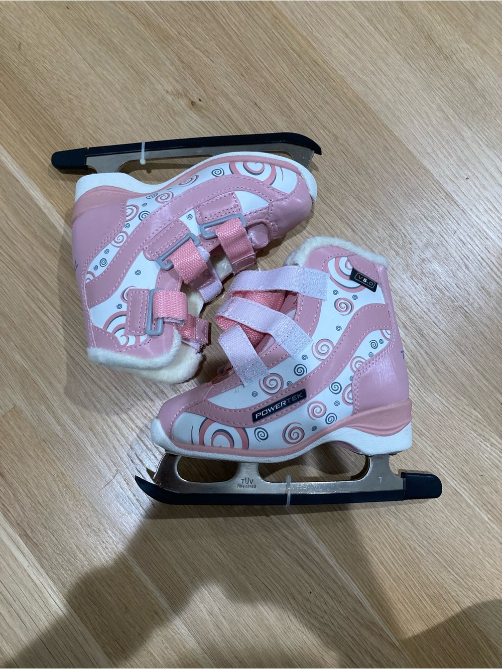 💕⛸️ Youth 10 PowerTek v5 kids ice skate
